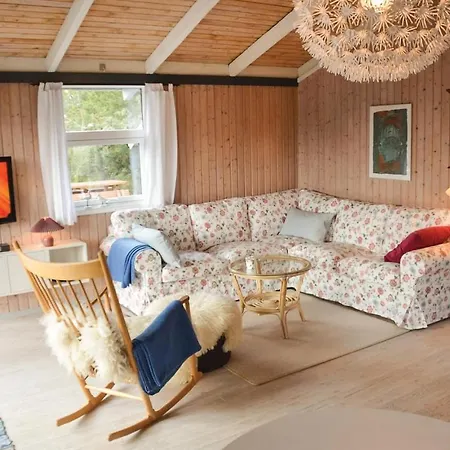 Awesome Home In Saeby With Wifi